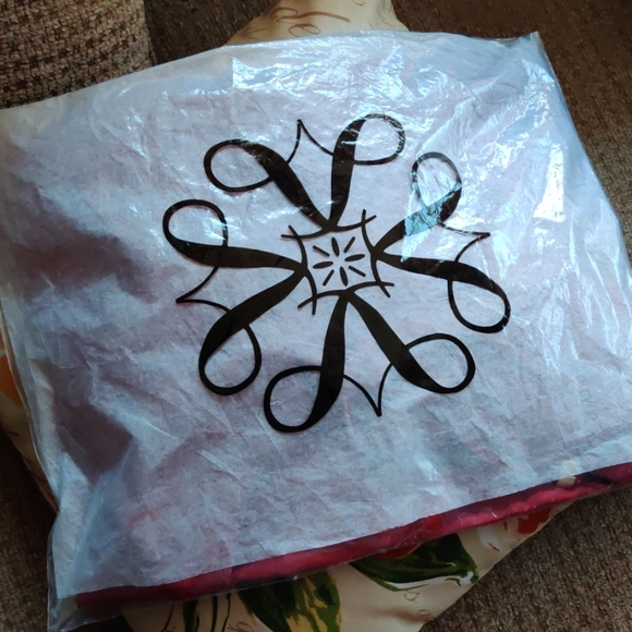 New in Pkg Romantic Ruffle Blouse Sleeveless - Picture 6 of 6